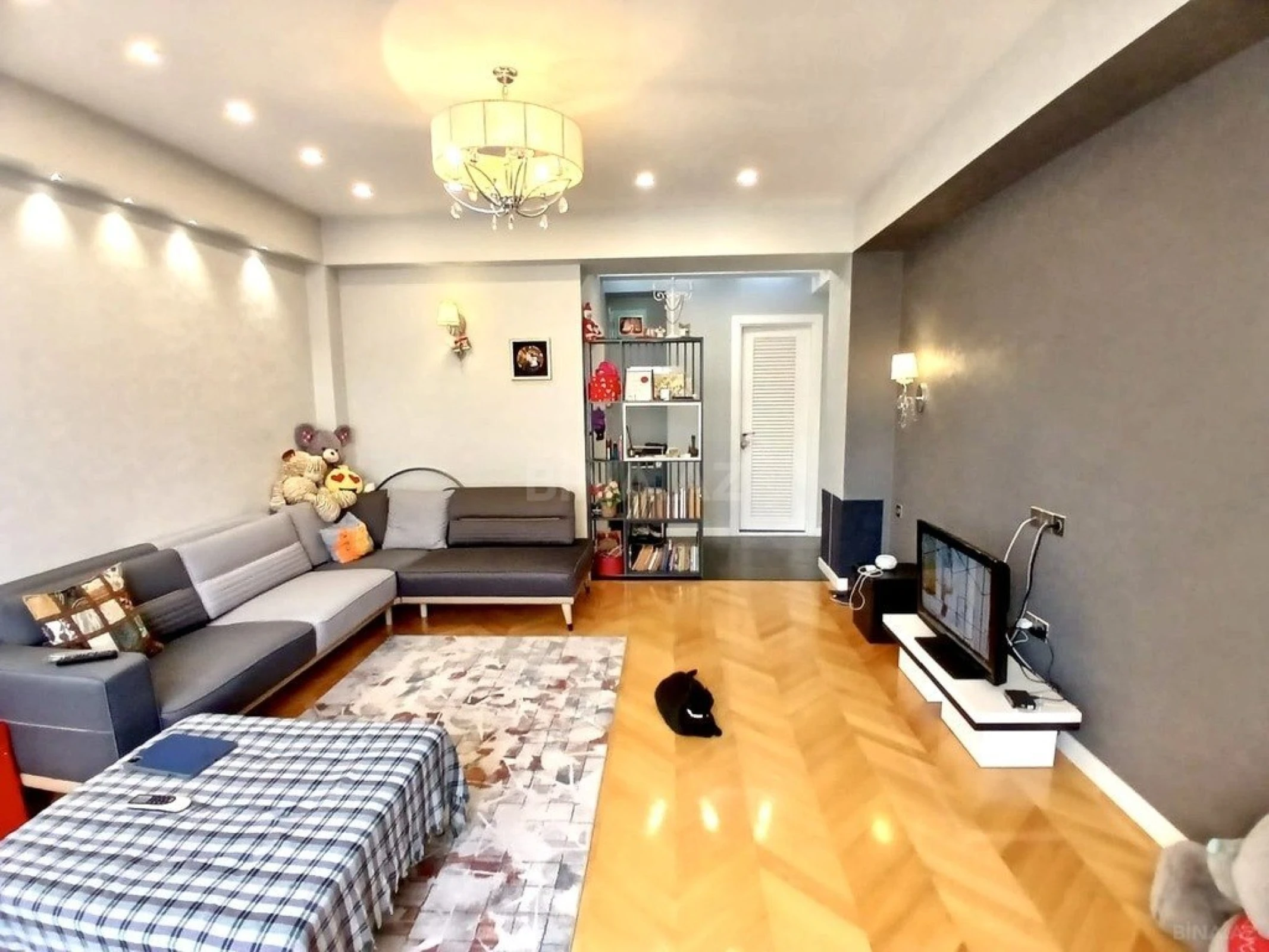 Satılır 3 otaqlı mənzil 104 m²