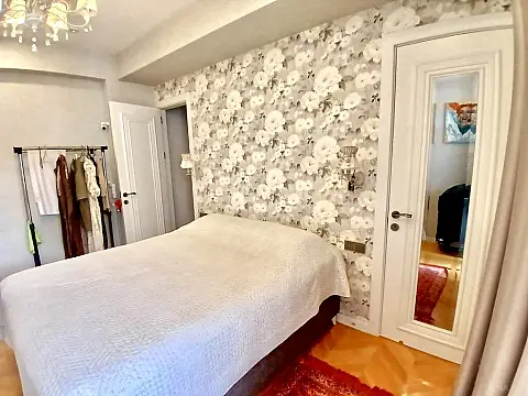 Satılır 3 otaqlı mənzil 104 m²