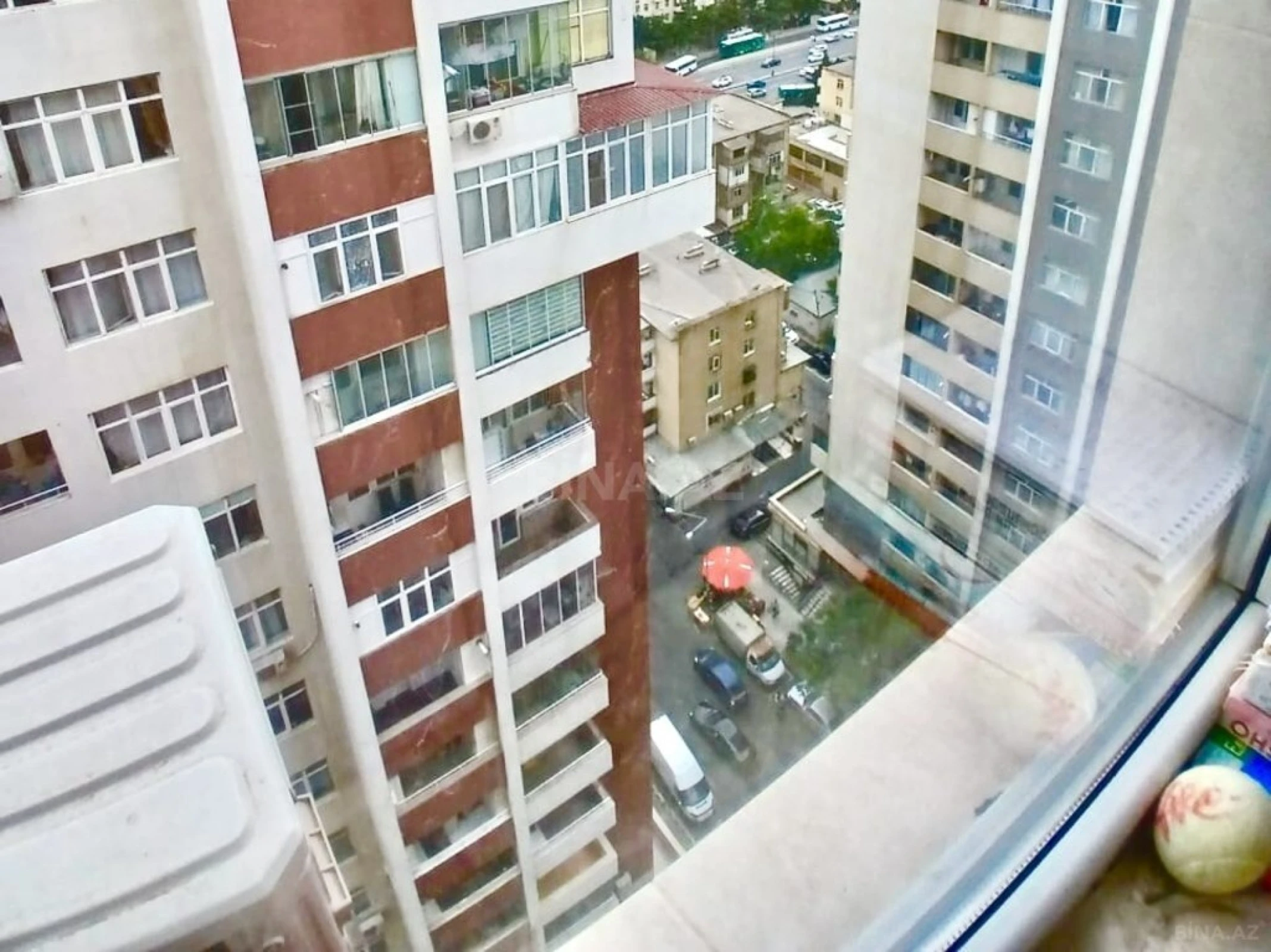 Satılır 3 otaqlı mənzil 104 m²