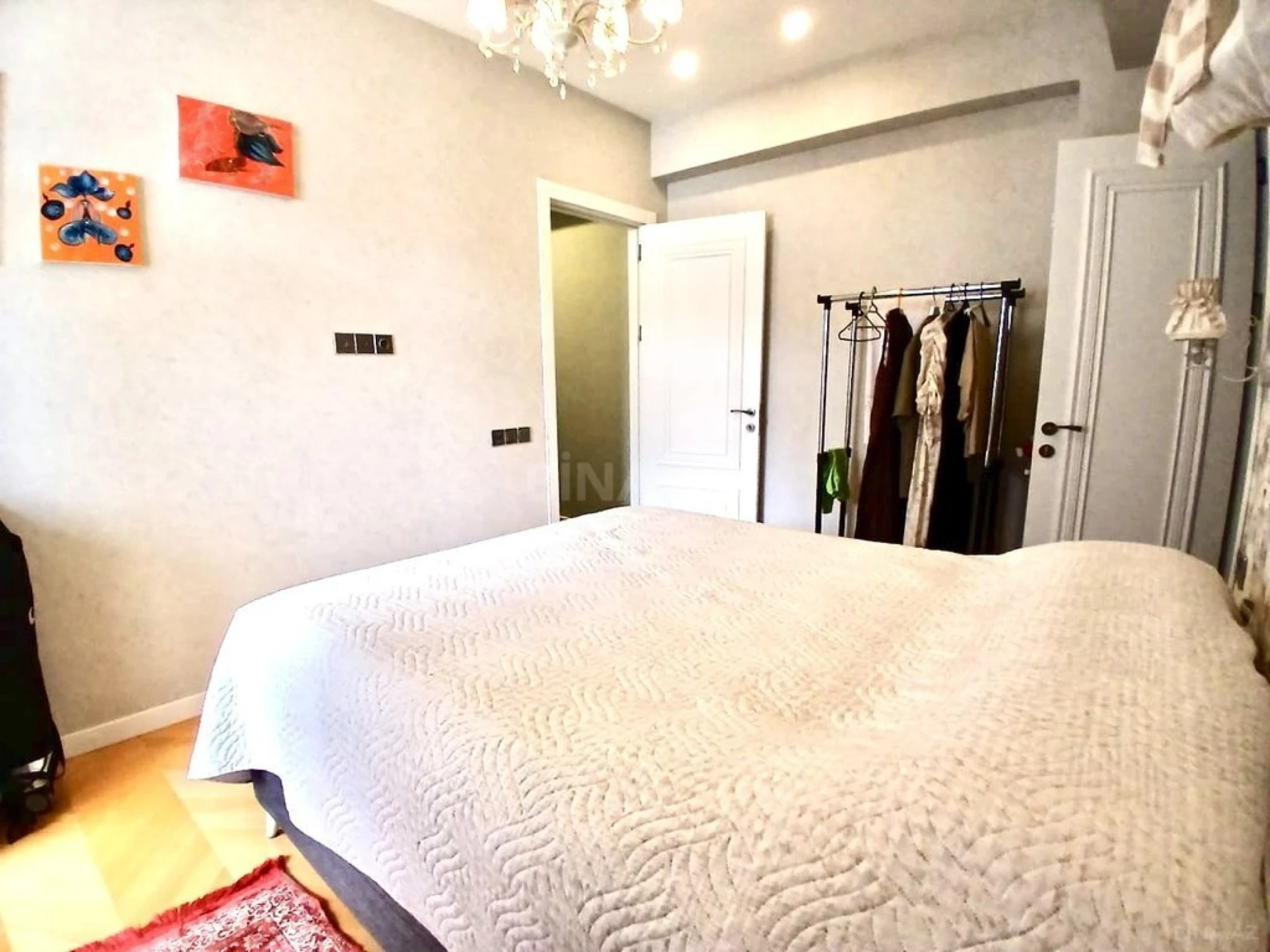 Satılır 3 otaqlı mənzil 104 m²