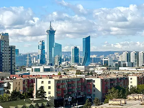 Satılır 3 otaqlı mənzil 104 m²