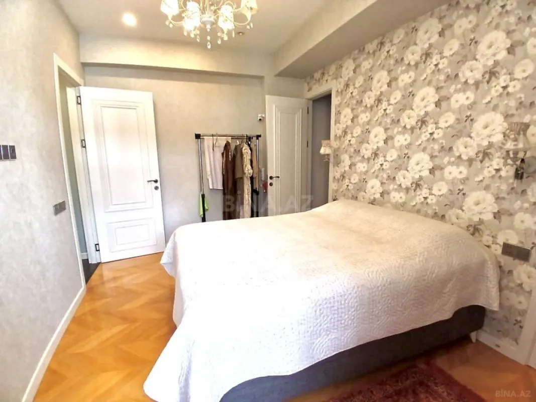 Satılır 3 otaqlı mənzil 104 m²