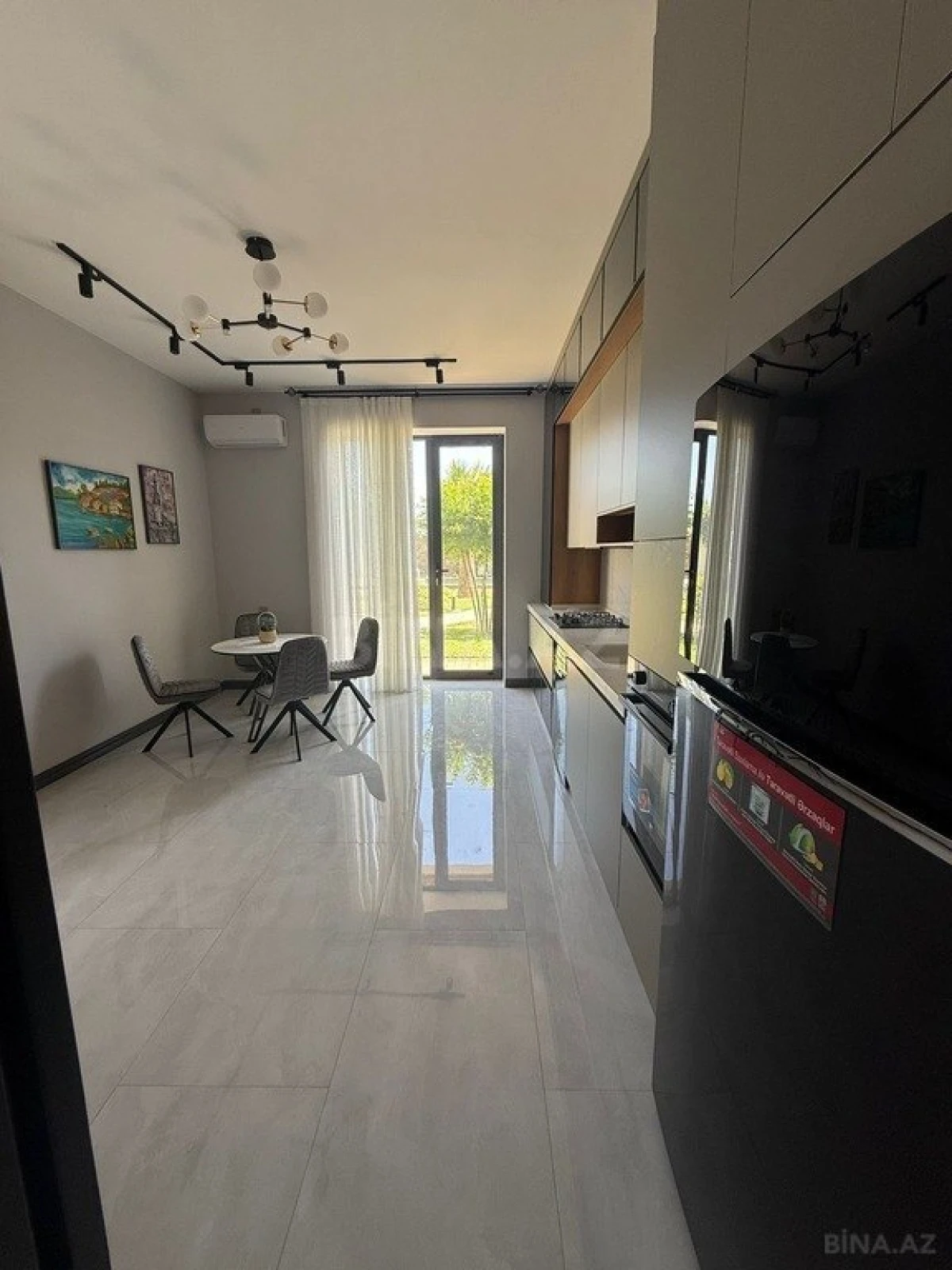 Kirayə verilir 5 otaqlı həyət evi 550 m²