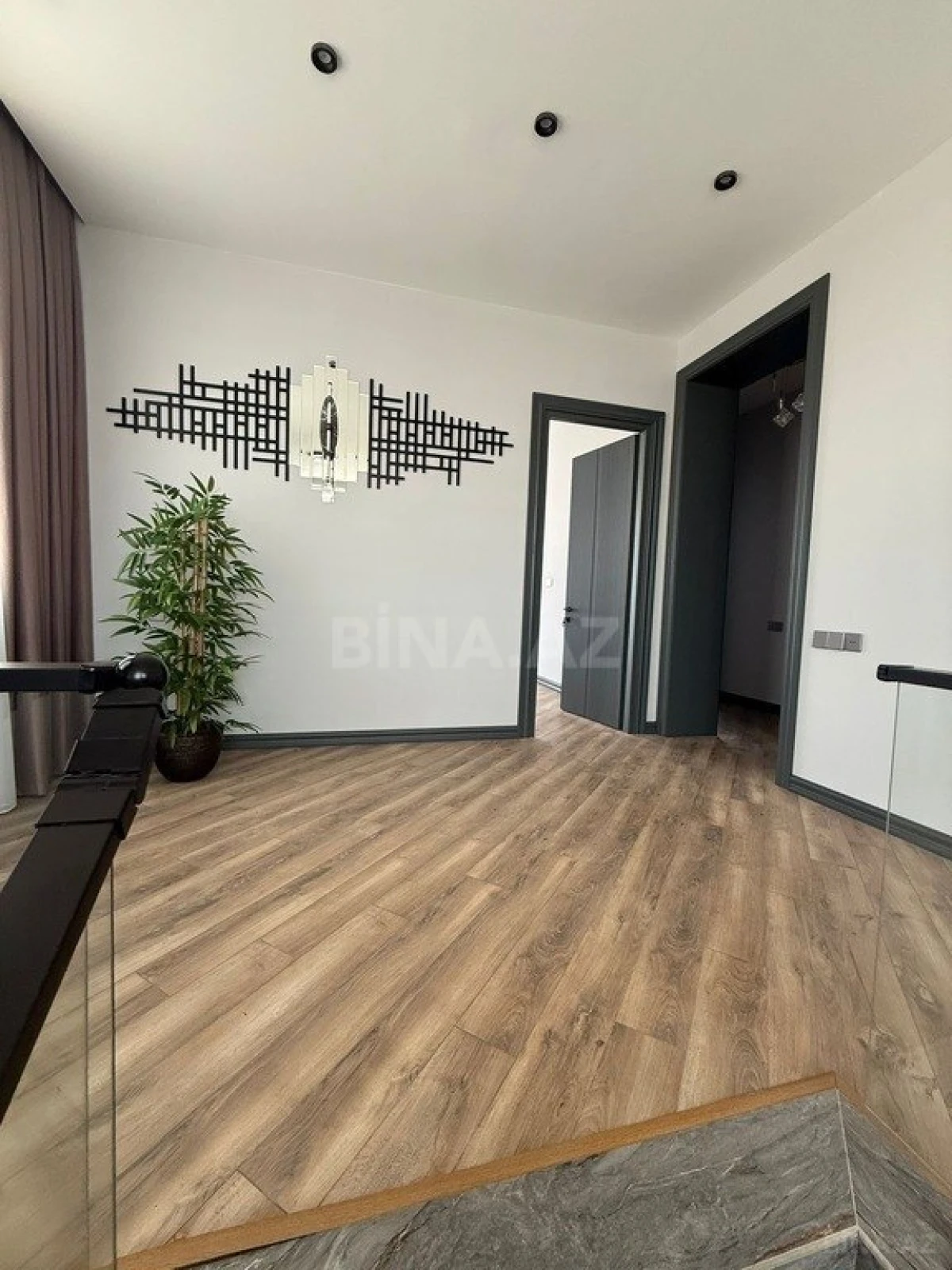 Kirayə verilir 5 otaqlı həyət evi 550 m²