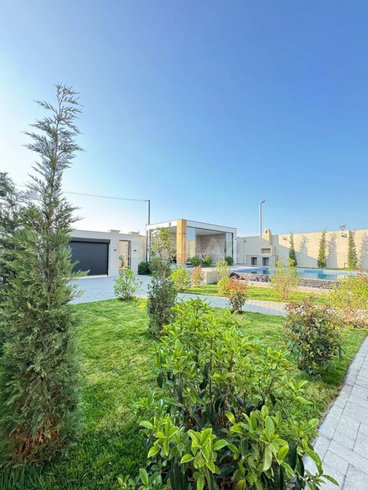 Satılır 4 otaqlı həyət evi 190 m²