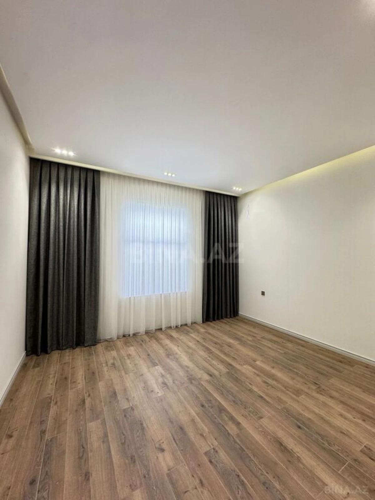 Satılır 4 otaqlı həyət evi 190 m²