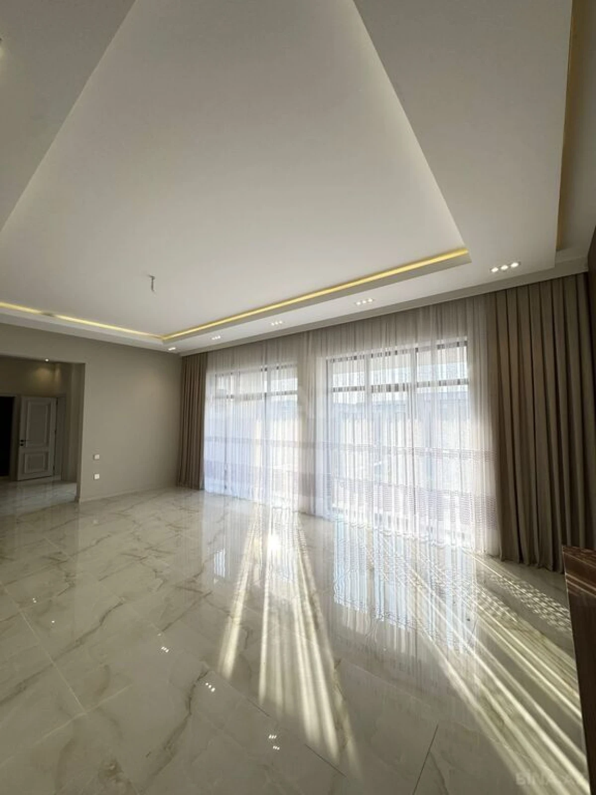 Satılır 4 otaqlı həyət evi 190 m²