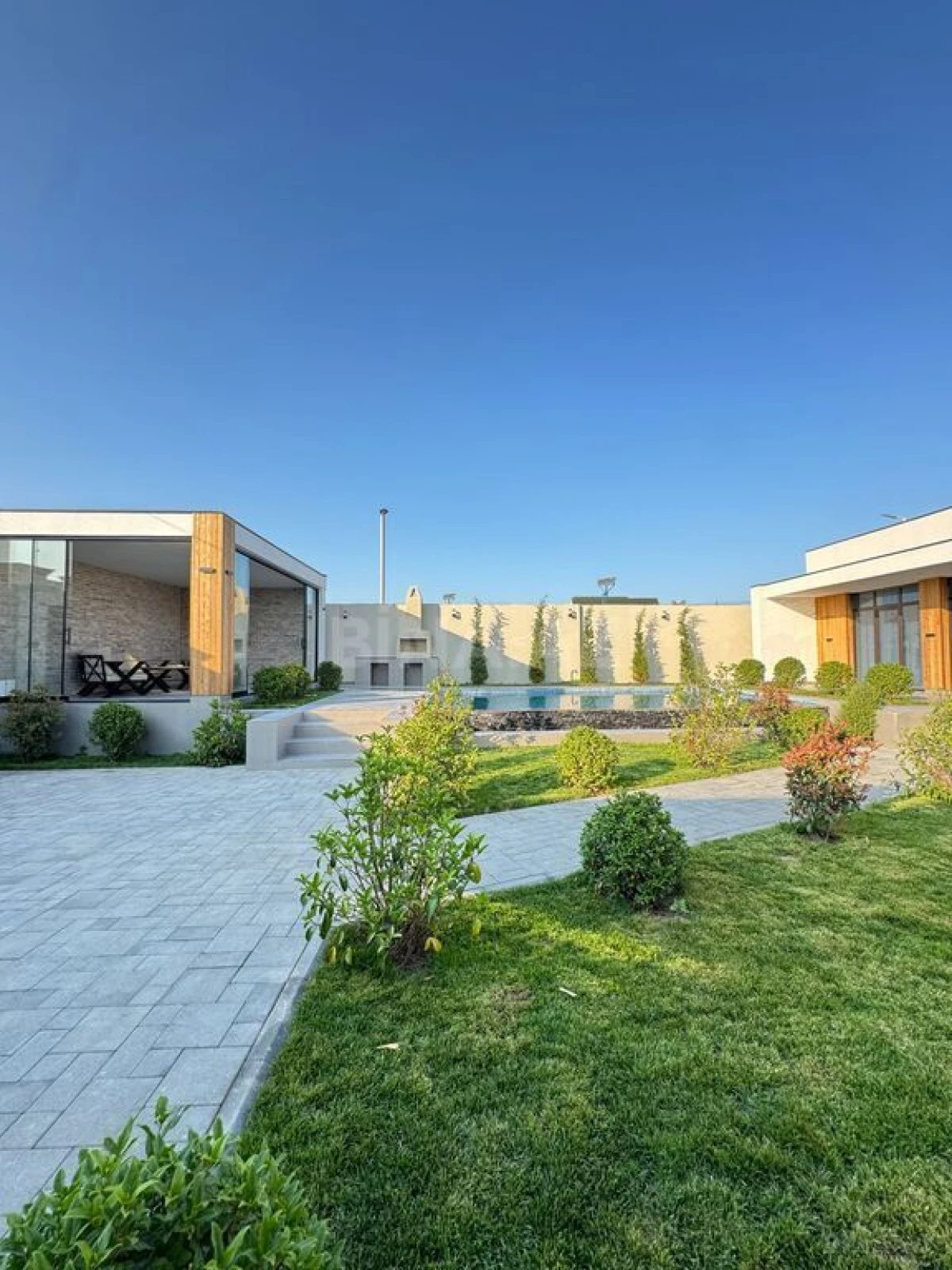 Satılır 4 otaqlı həyət evi 190 m²