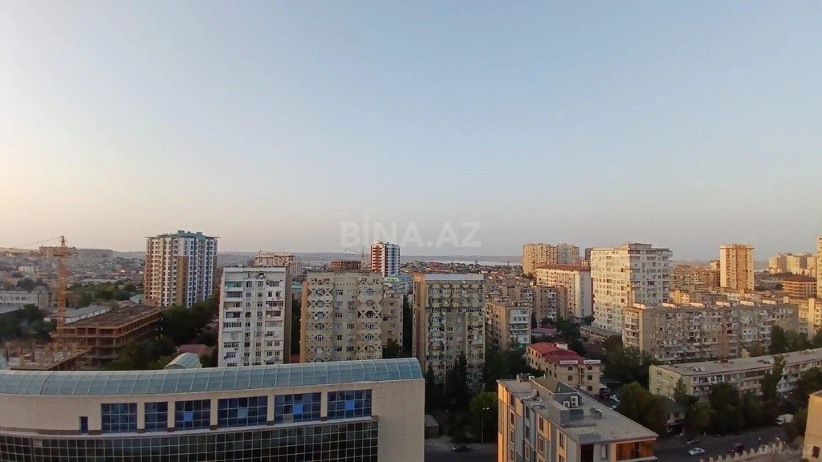 Satılır 3 otaqlı mənzil 130 m²