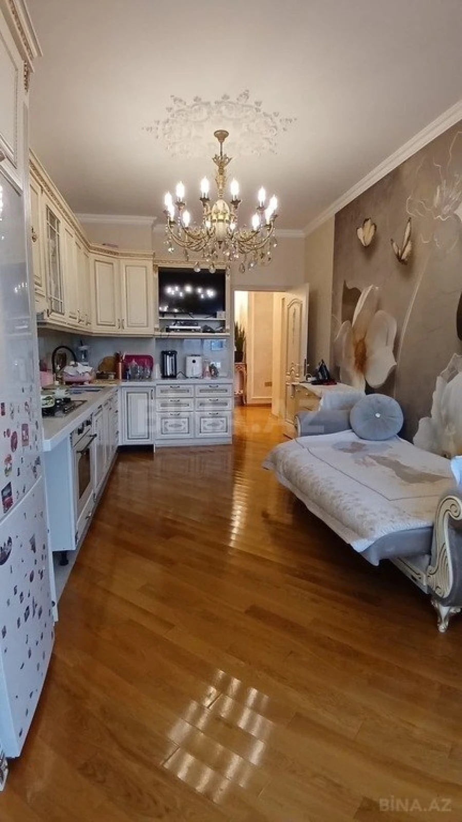 Satılır 3 otaqlı mənzil 130 m²