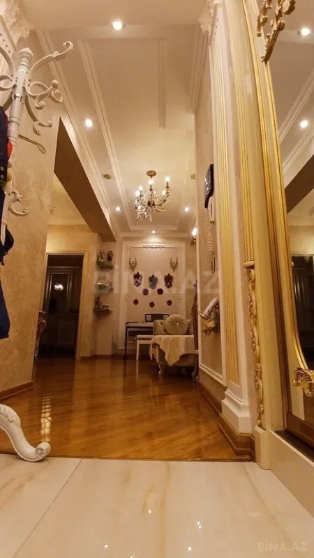 Satılır 3 otaqlı mənzil 130 m²