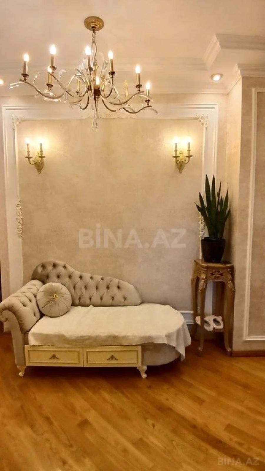 Satılır 3 otaqlı mənzil 130 m²