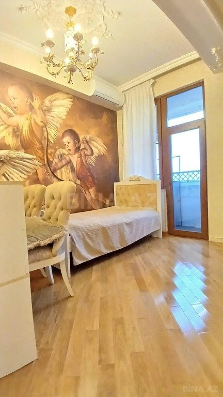 Satılır 3 otaqlı mənzil 130 m²