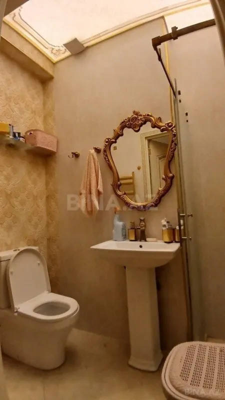 Satılır 3 otaqlı mənzil 130 m²