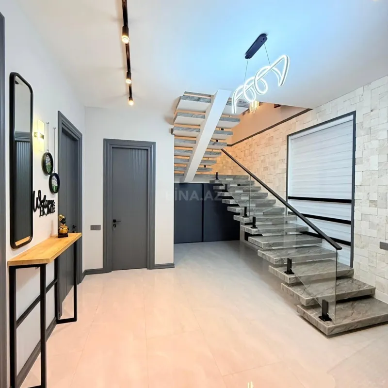 Kirayə verilir 5 otaqlı həyət evi 360 m²