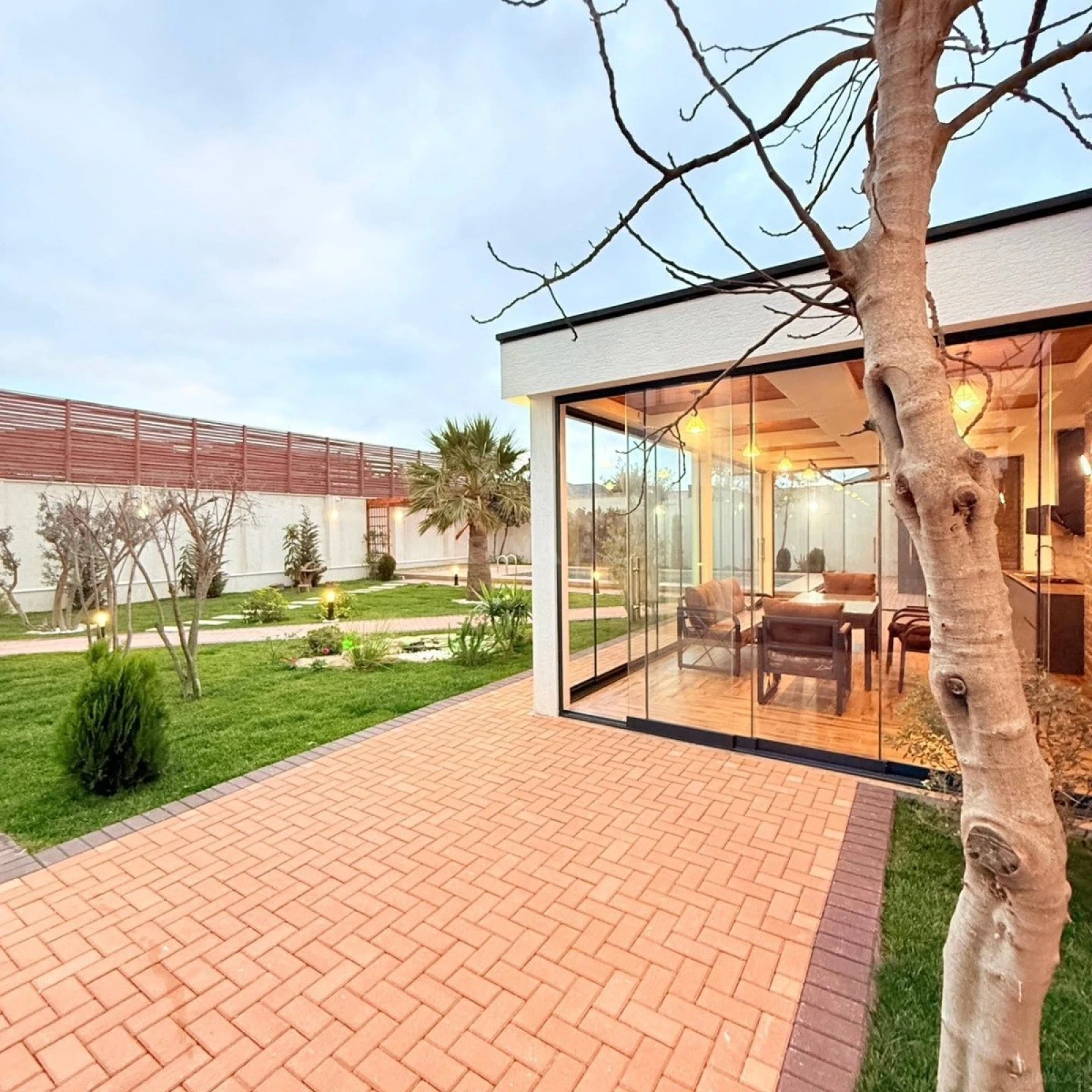 Kirayə verilir 5 otaqlı həyət evi 360 m²