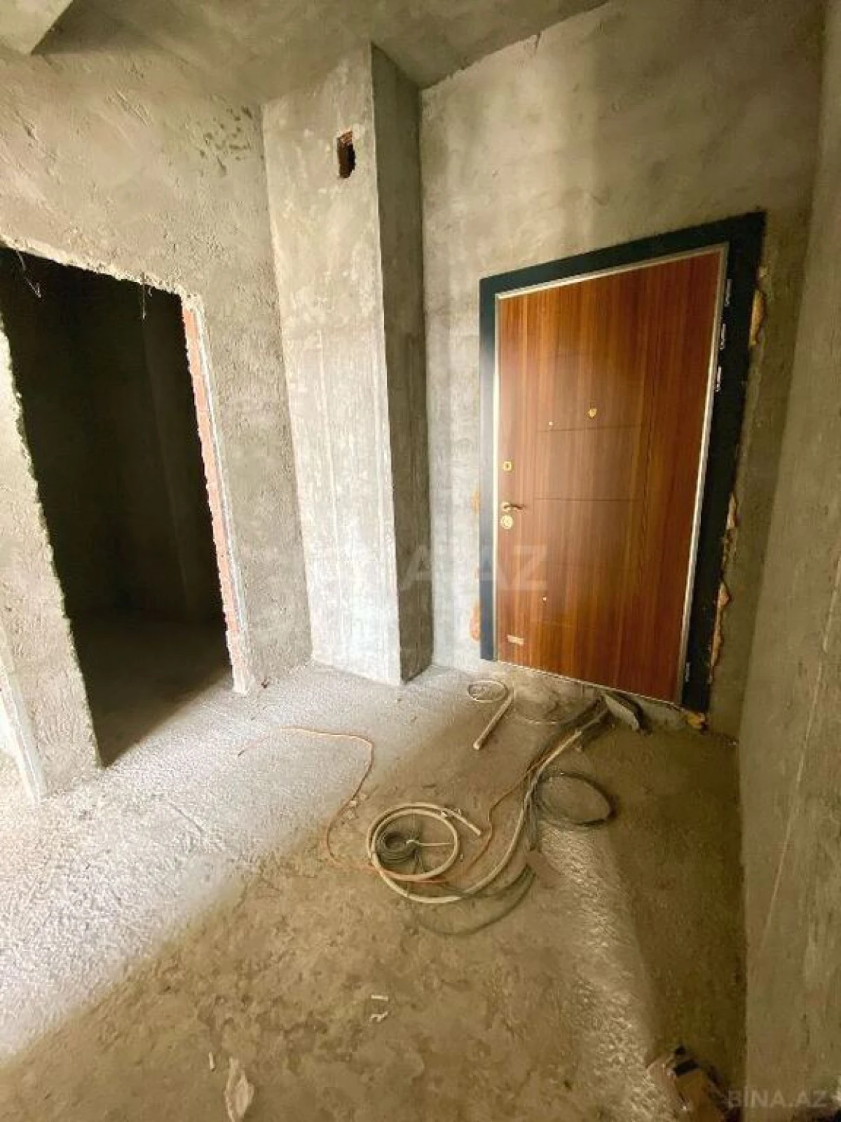 Satılır 3 otaqlı mənzil 160 m²