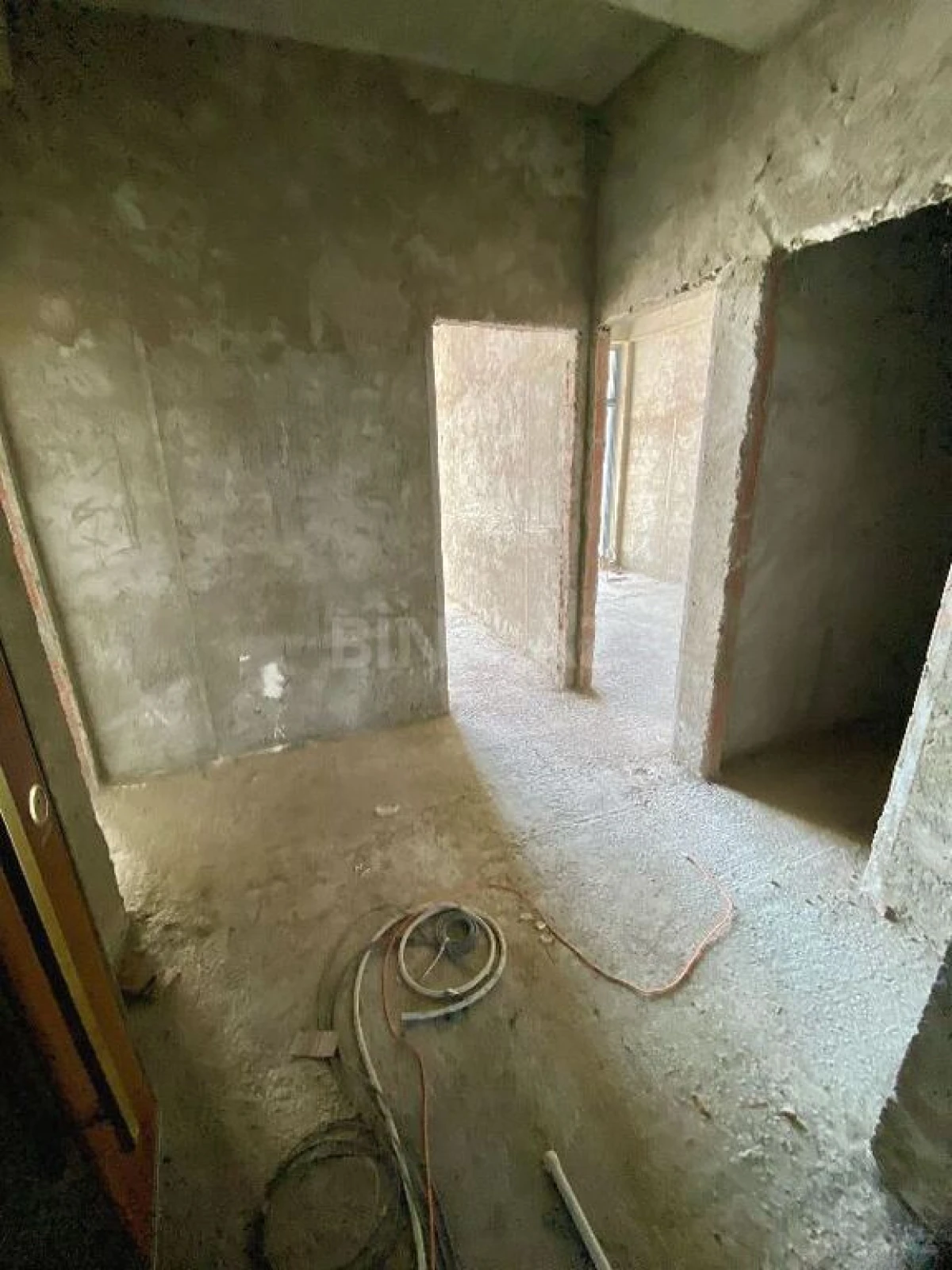 Satılır 3 otaqlı mənzil 160 m²