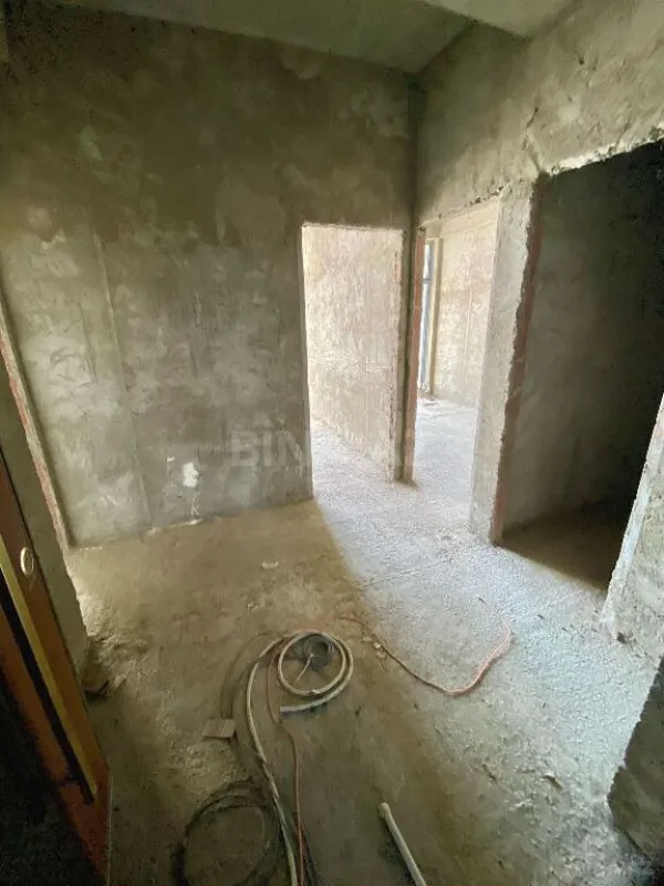 Satılır 3 otaqlı mənzil 160 m²