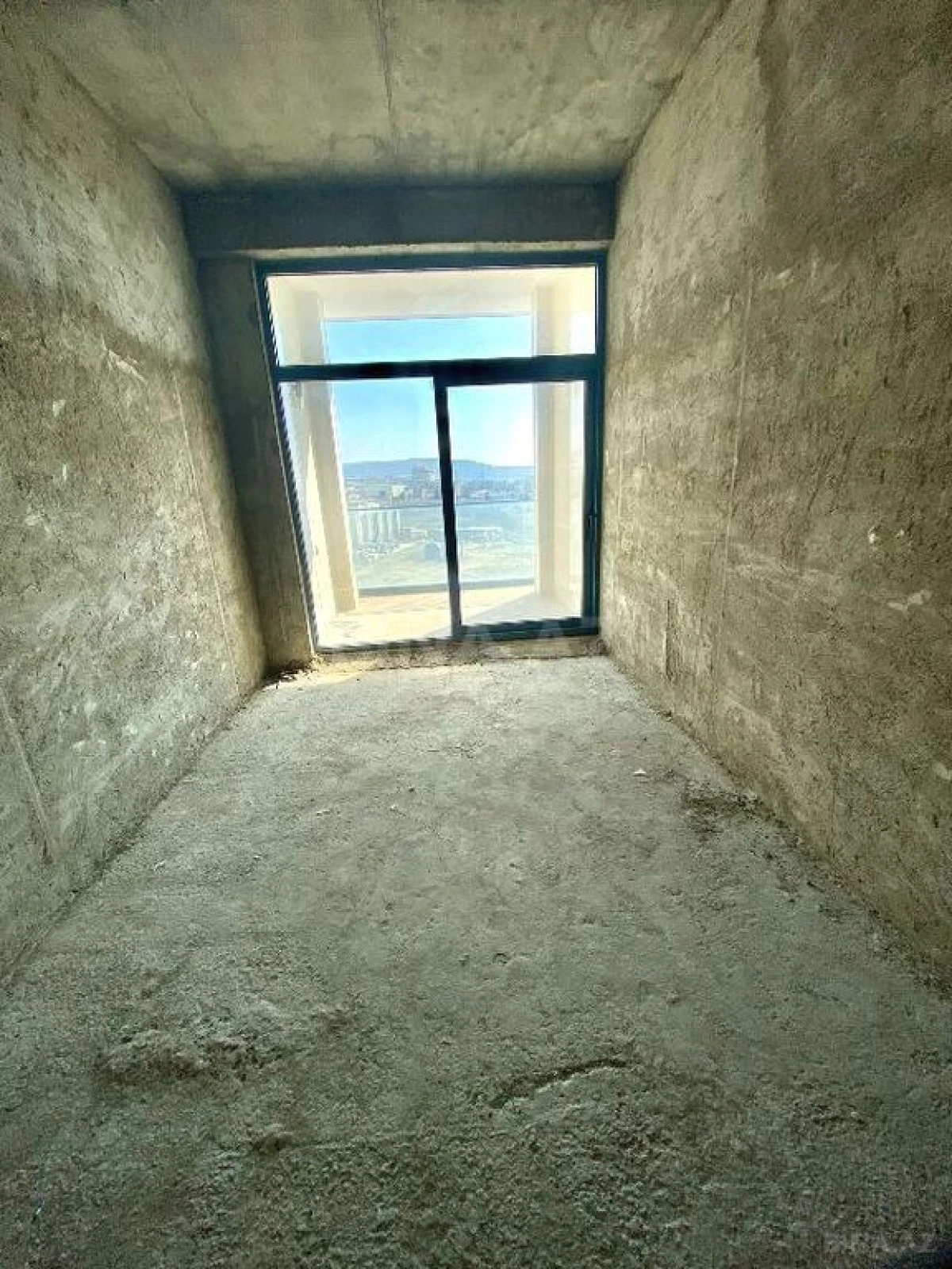 Satılır 3 otaqlı mənzil 160 m²