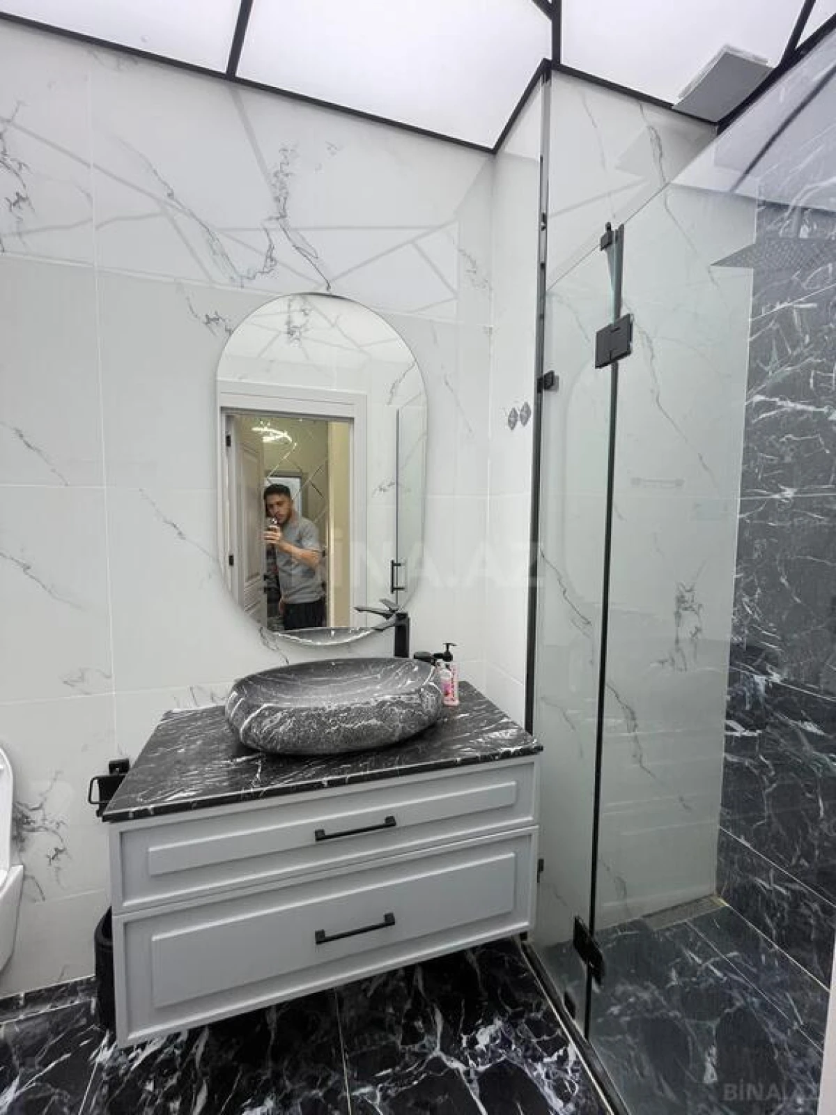 Kirayə verilir 2 otaqlı mənzil 70 m²