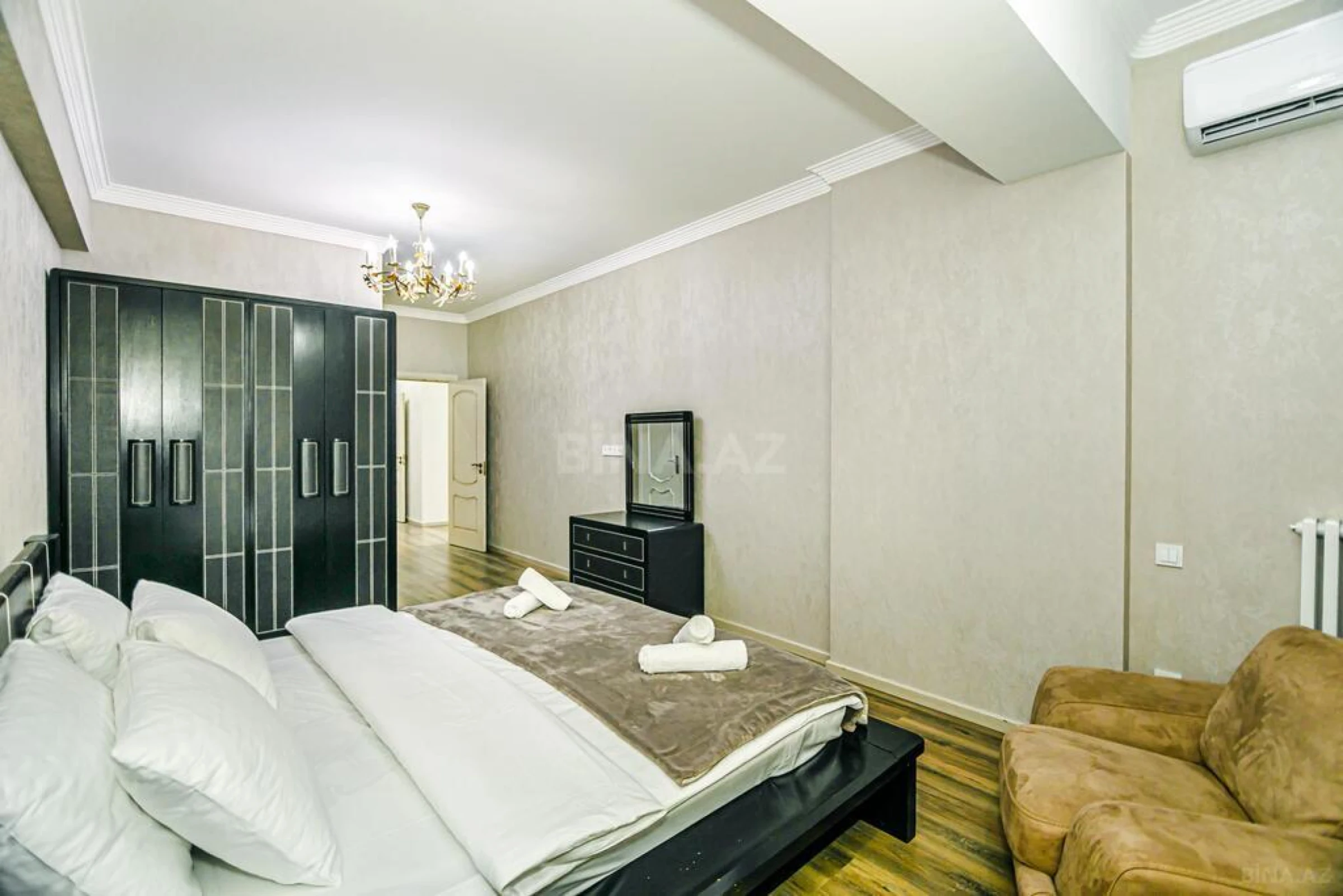Kirayə verilir 3 otaqlı mənzil 175 m²
