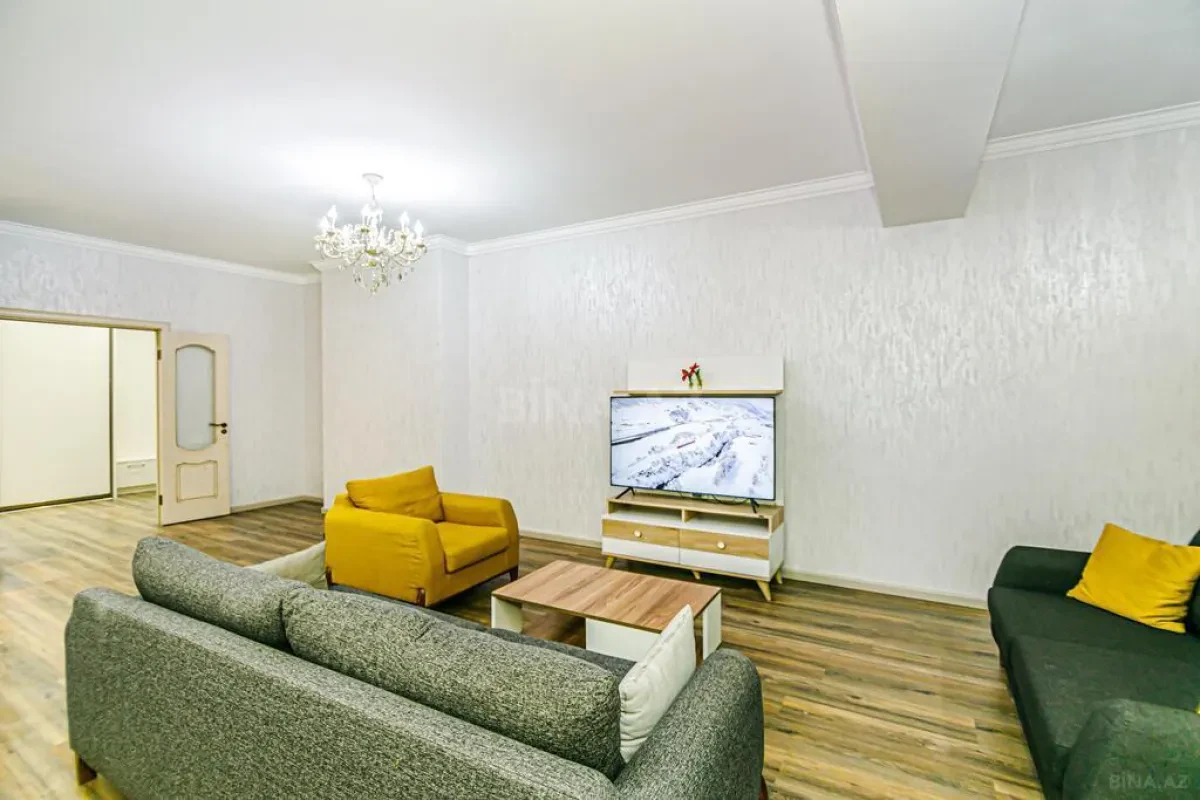 Kirayə verilir 3 otaqlı mənzil 175 m²
