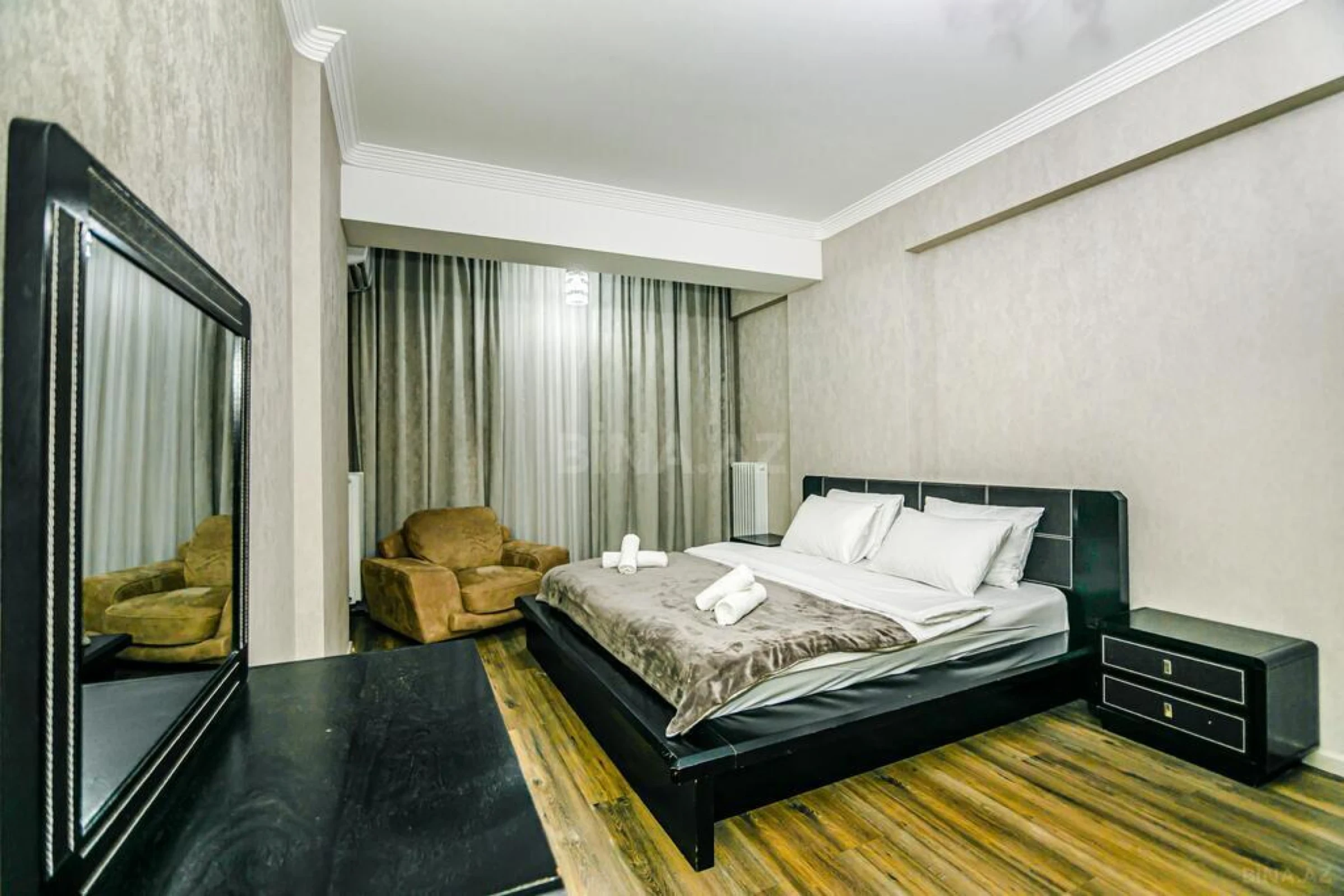 Kirayə verilir 3 otaqlı mənzil 175 m²