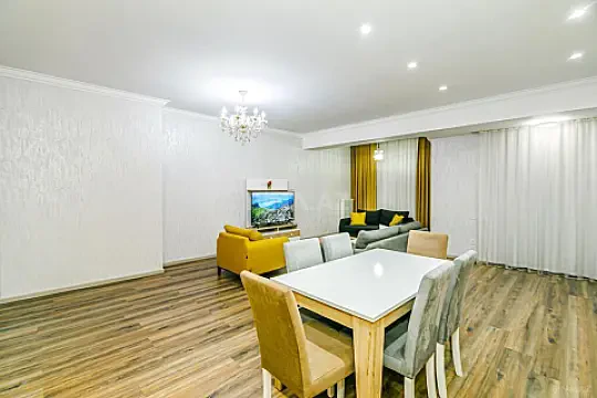 Kirayə verilir 3 otaqlı mənzil 175 m²