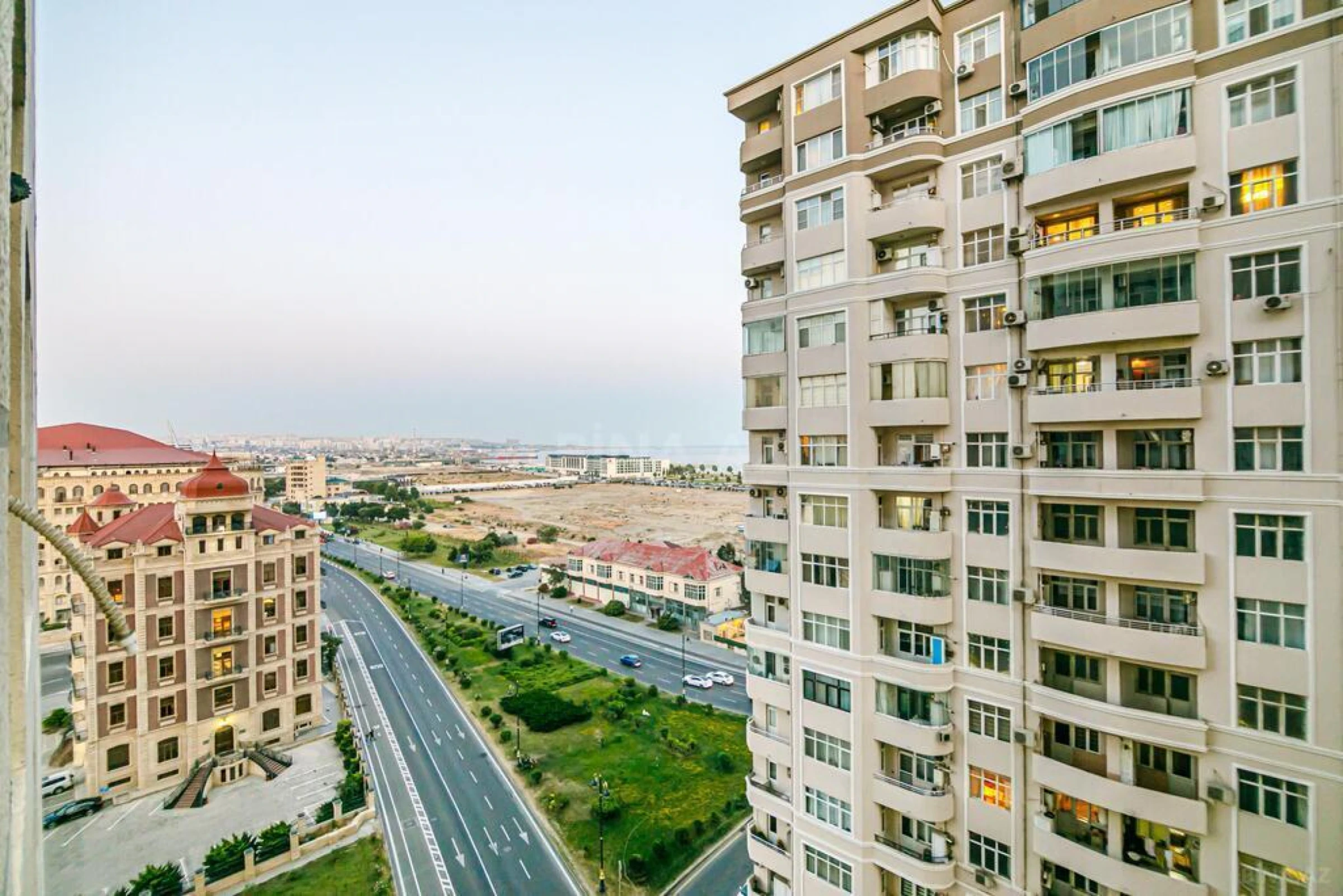 Kirayə verilir 3 otaqlı mənzil 175 m²