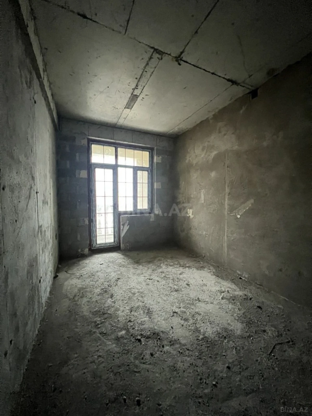 Satılır 3 otaqlı mənzil 142.5 m²