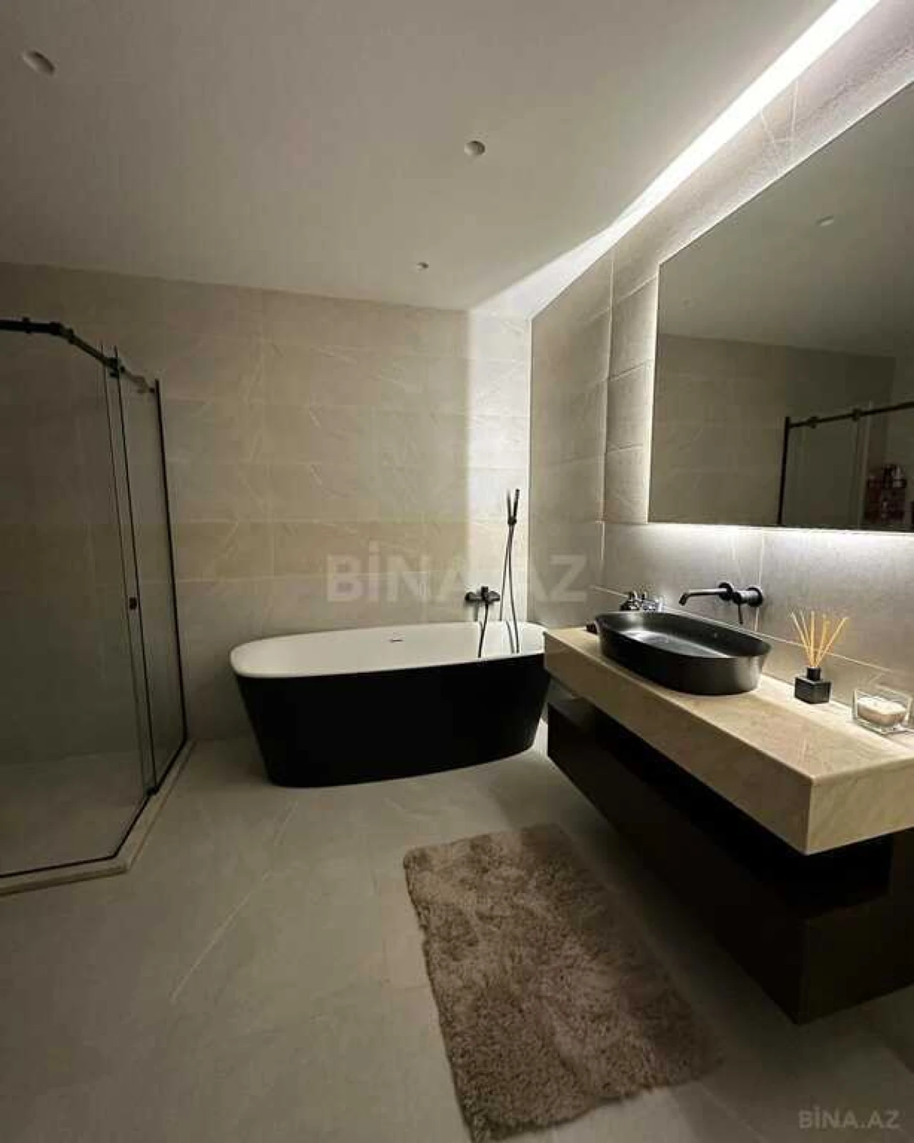 Kirayə verilir 2 otaqlı mənzil 80 m²