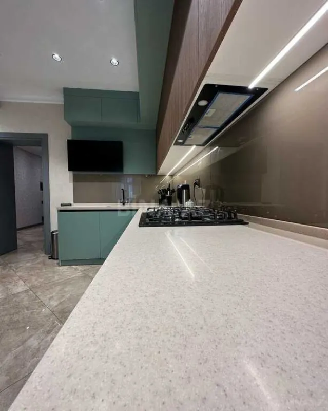 Kirayə verilir 2 otaqlı mənzil 80 m²