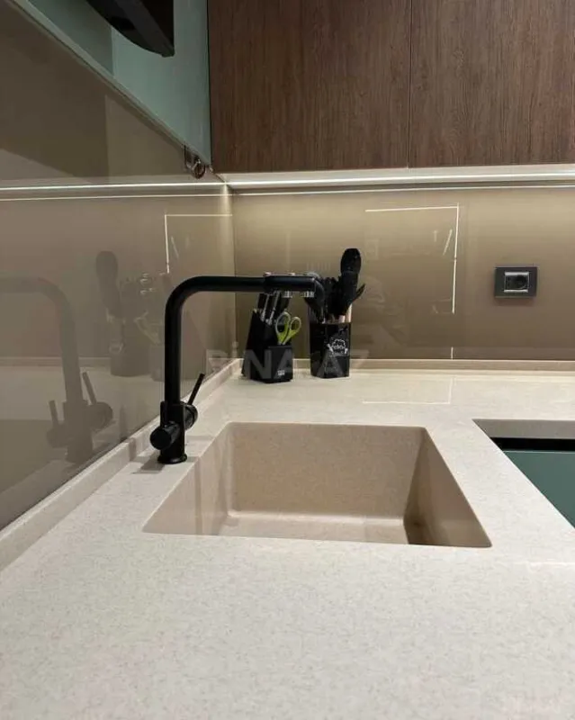 Kirayə verilir 2 otaqlı mənzil 80 m²