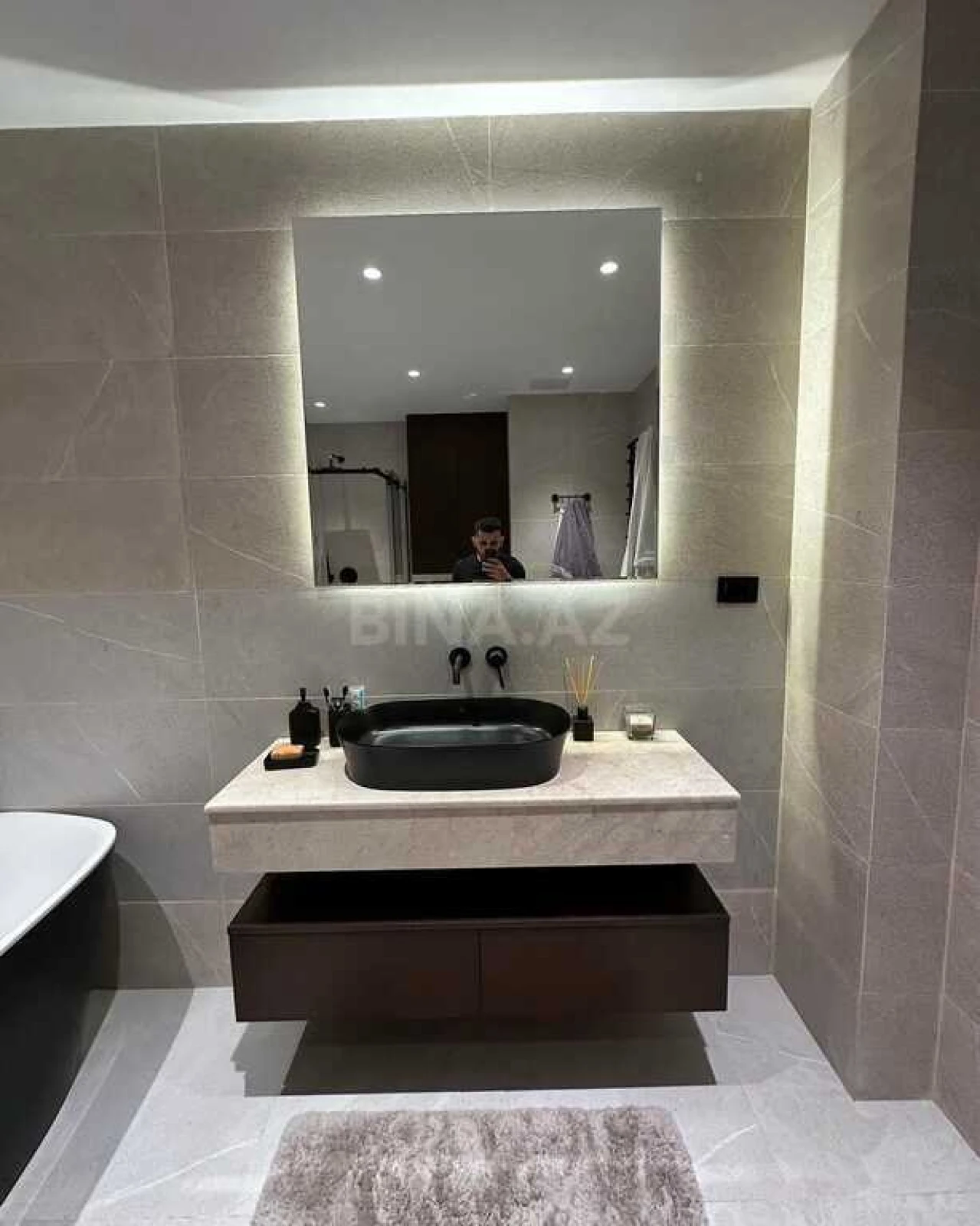 Kirayə verilir 2 otaqlı mənzil 80 m²