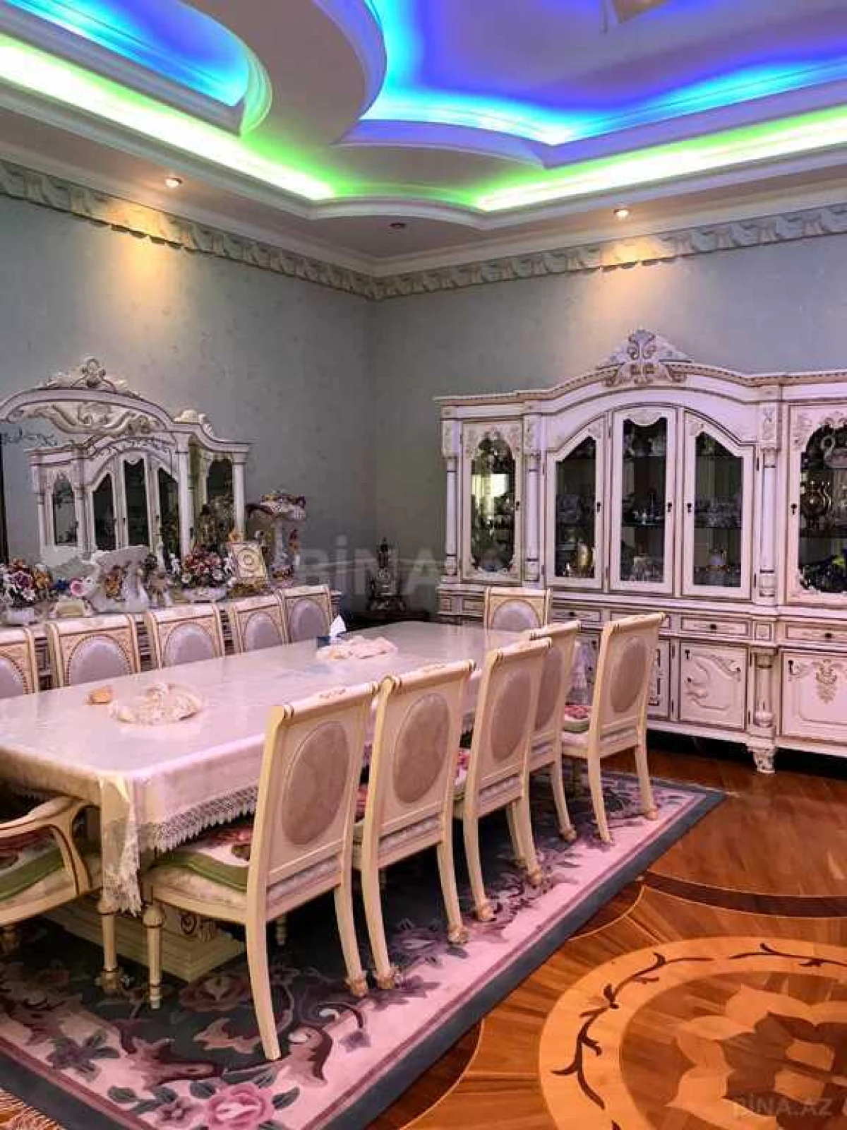 Satılır 6 otaqlı həyət evi 250 m²