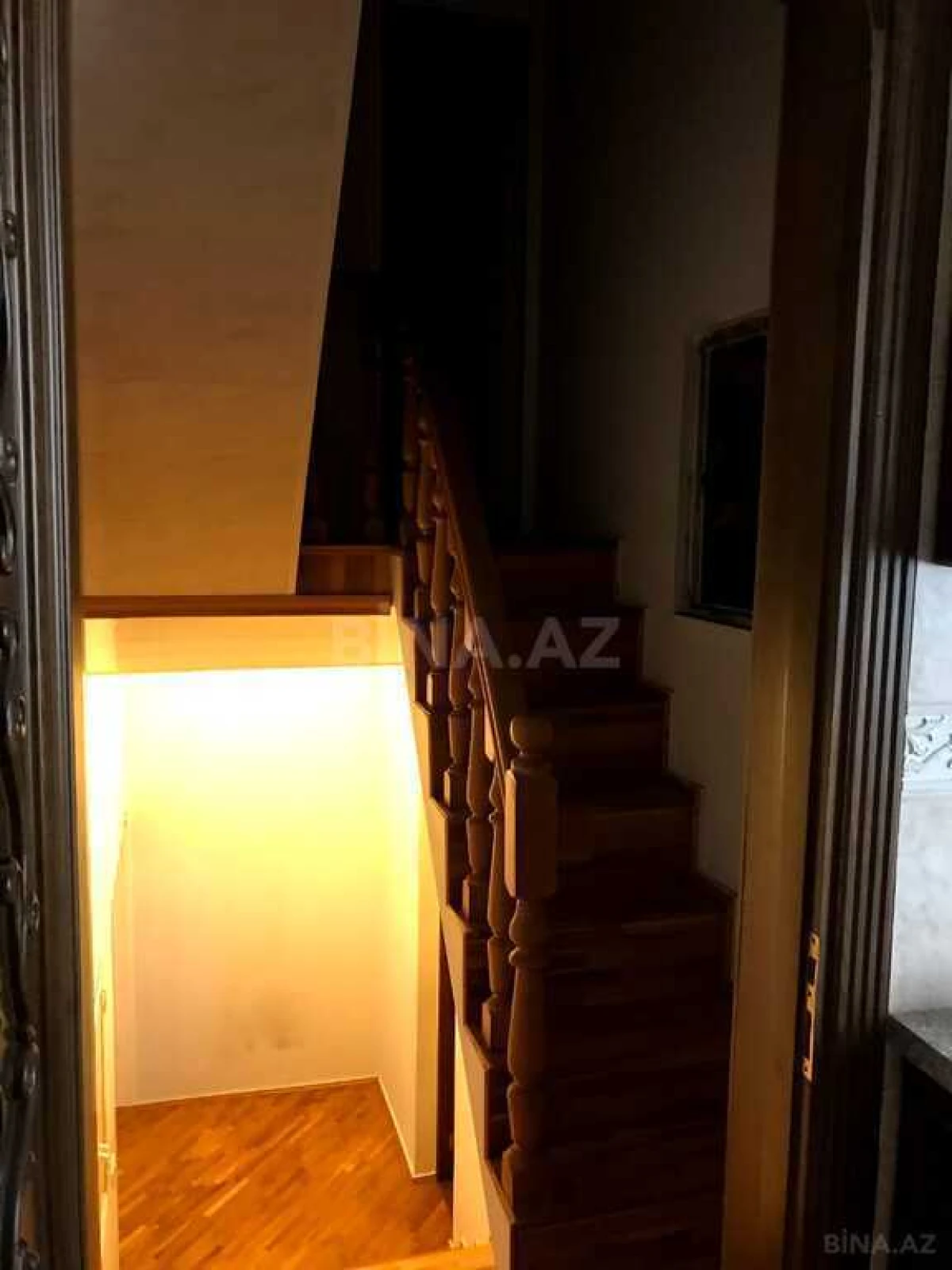 Satılır 6 otaqlı həyət evi 250 m²