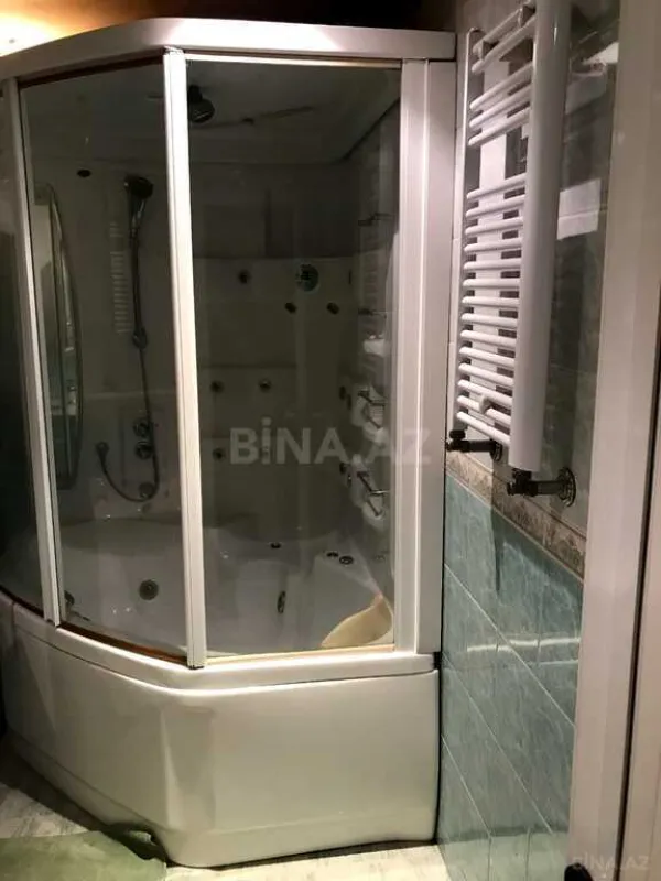 Satılır 6 otaqlı həyət evi 250 m²