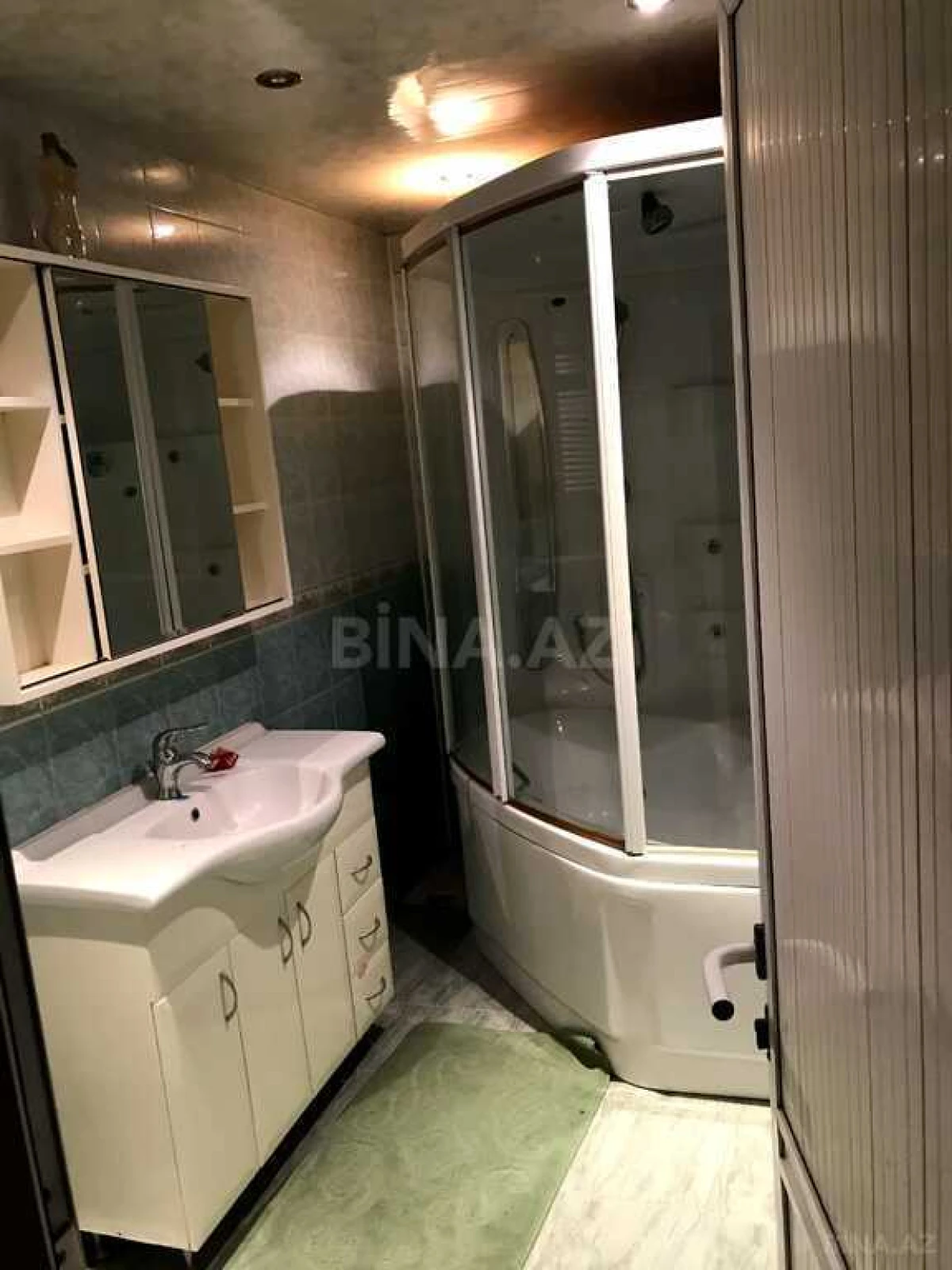 Satılır 6 otaqlı həyət evi 250 m²