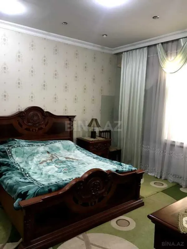 Satılır 6 otaqlı həyət evi 250 m²