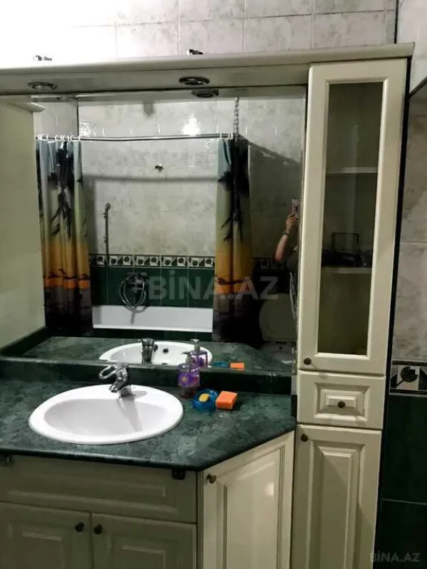 Satılır 6 otaqlı həyət evi 250 m²