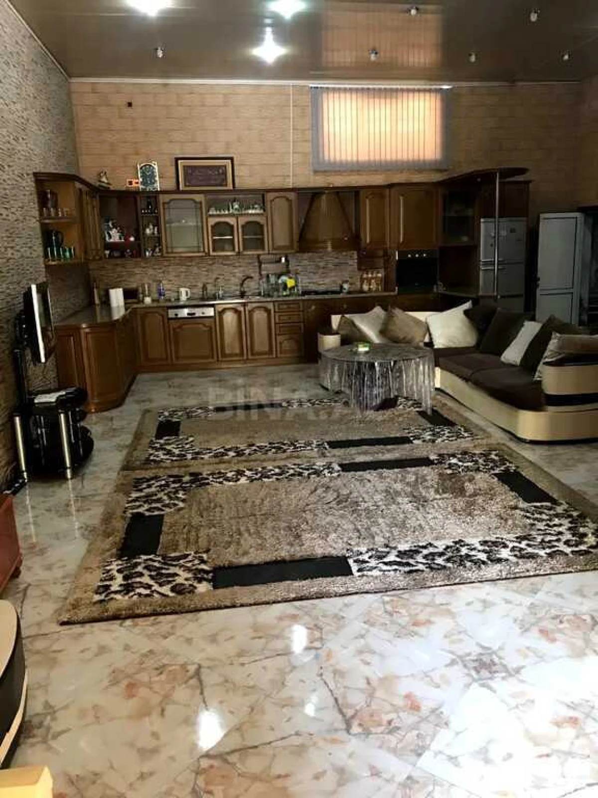 Satılır 6 otaqlı həyət evi 250 m²