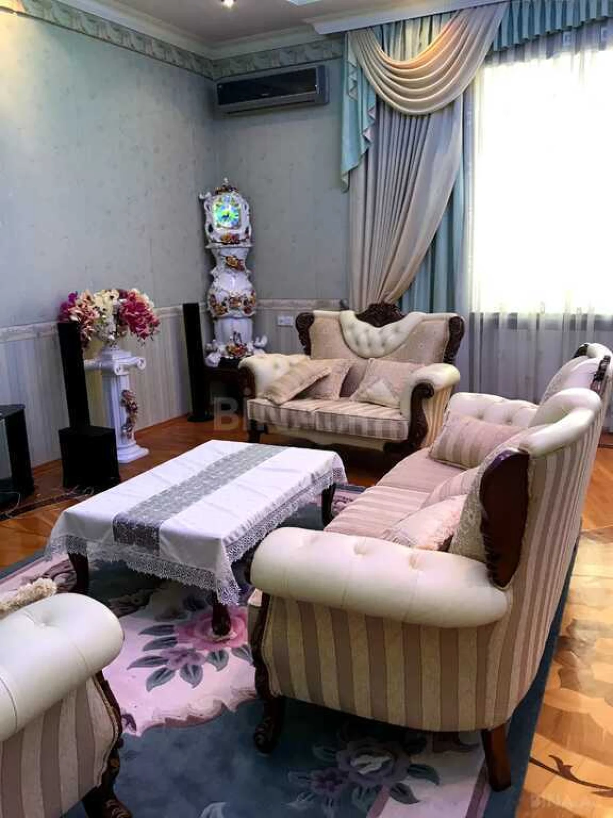 Satılır 6 otaqlı həyət evi 250 m²