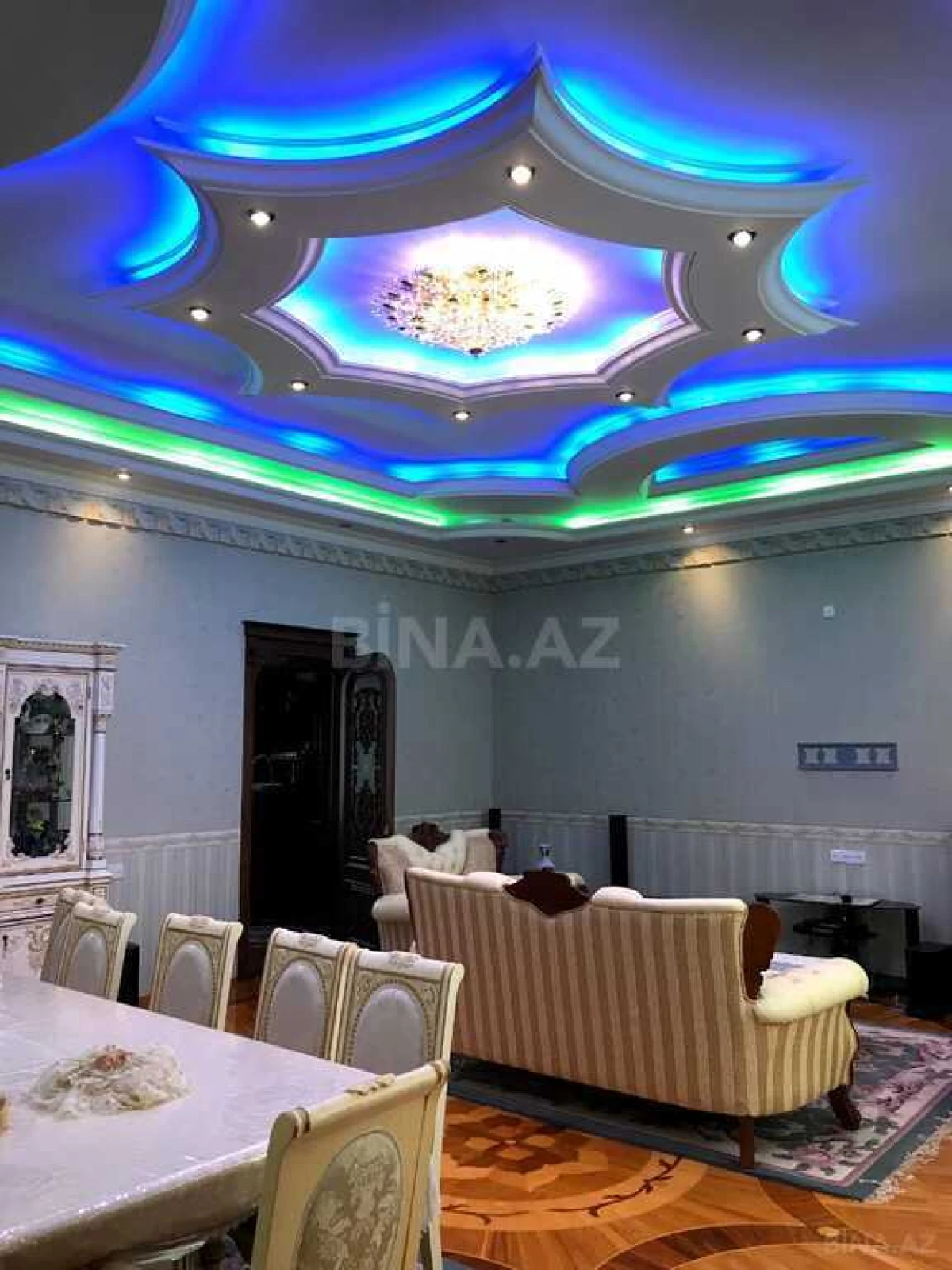 Satılır 6 otaqlı həyət evi 250 m²