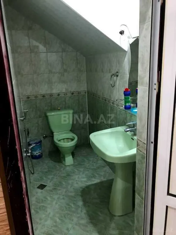 Satılır 6 otaqlı həyət evi 250 m²