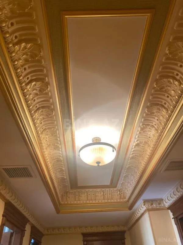 Satılır 4 otaqlı mənzil 250 m²