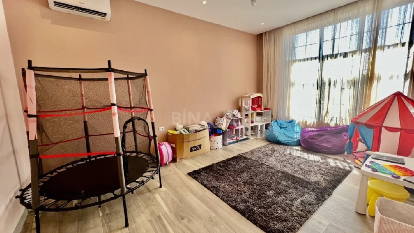 Satılır 7 otaqlı həyət evi 607 m²