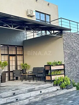 Satılır 7 otaqlı həyət evi 607 m²