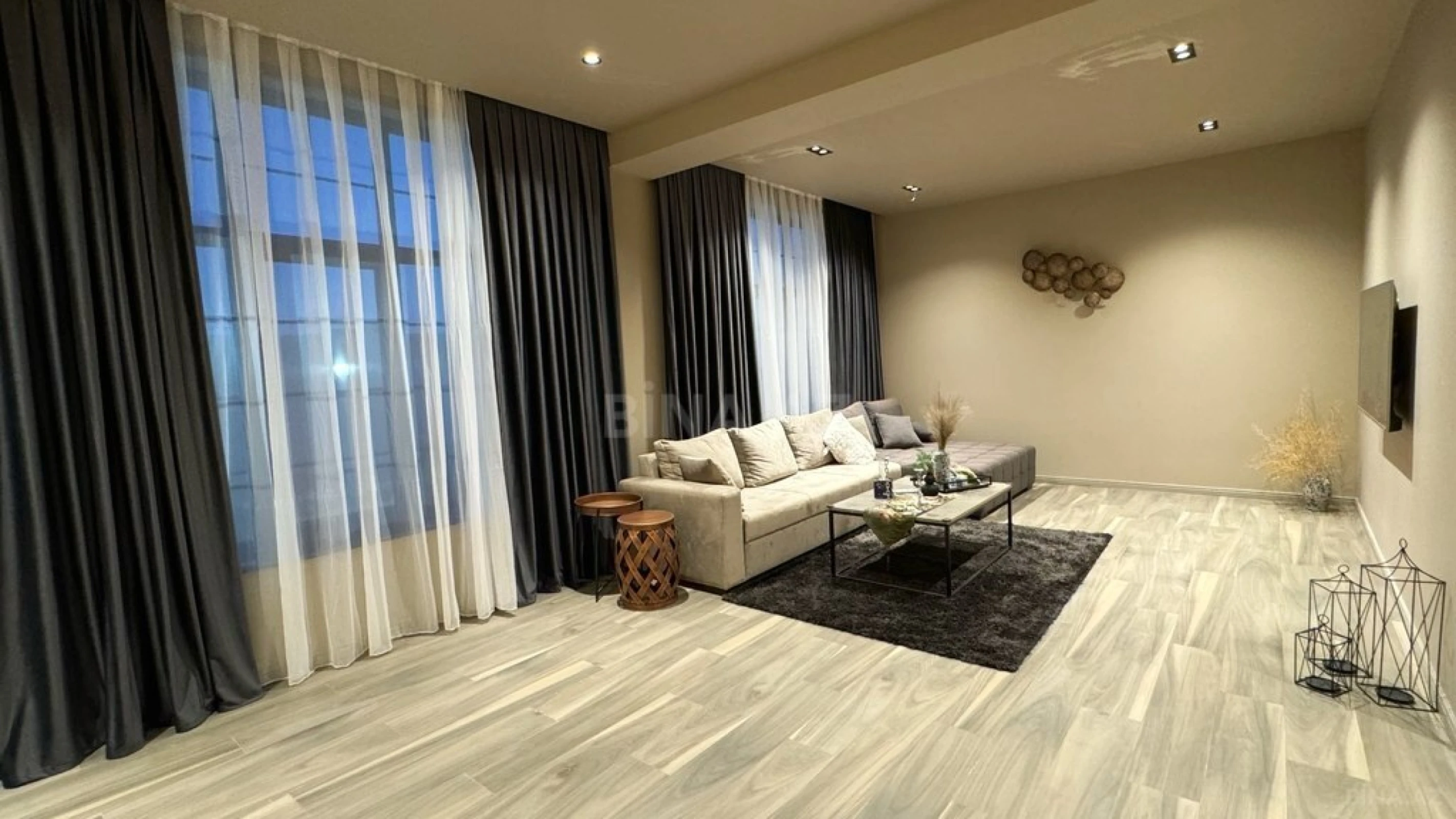 Satılır 7 otaqlı həyət evi 607 m²