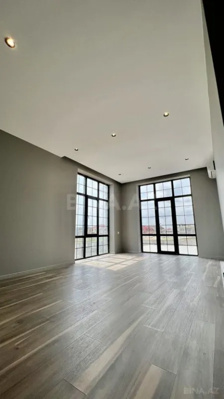 Satılır 7 otaqlı həyət evi 607 m²